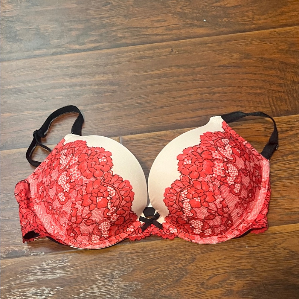 Red lace and Pink Victoria Secret bra 34D